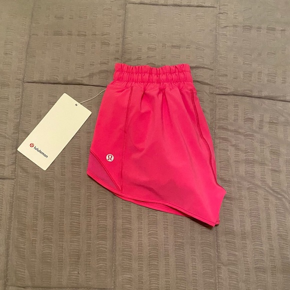 Lululemon Hotty Hot Low Rise Lined Short 2.5” - Picture 7 of 7